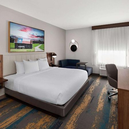 La Quinta Inn & Suites By Wyndham San Antonio At The Rim Esterno foto