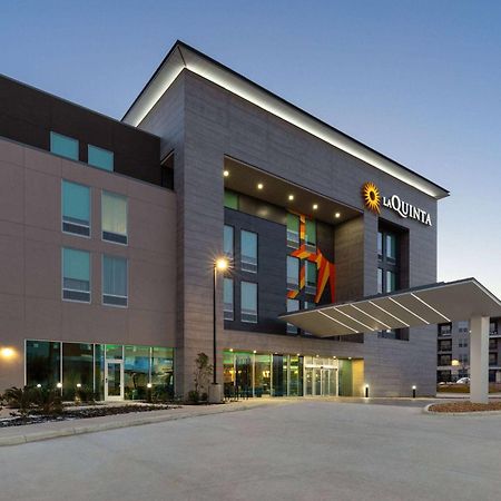La Quinta Inn & Suites By Wyndham San Antonio At The Rim Esterno foto